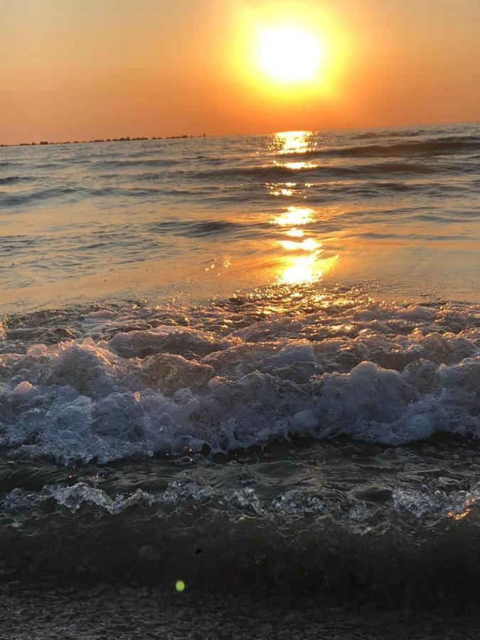 La Eluta Cazino Apartment Constanta Bagian luar foto