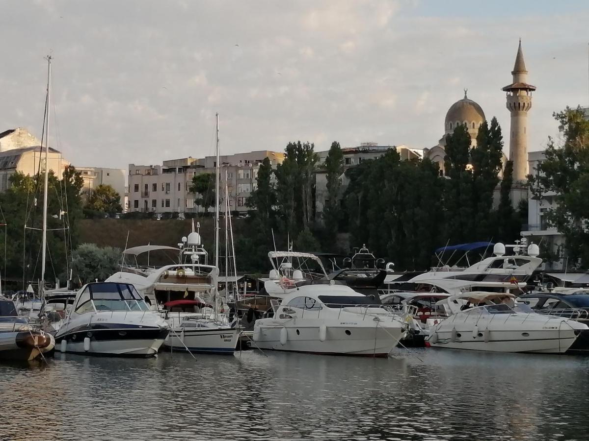 La Eluta Cazino Apartment Constanta Bagian luar foto